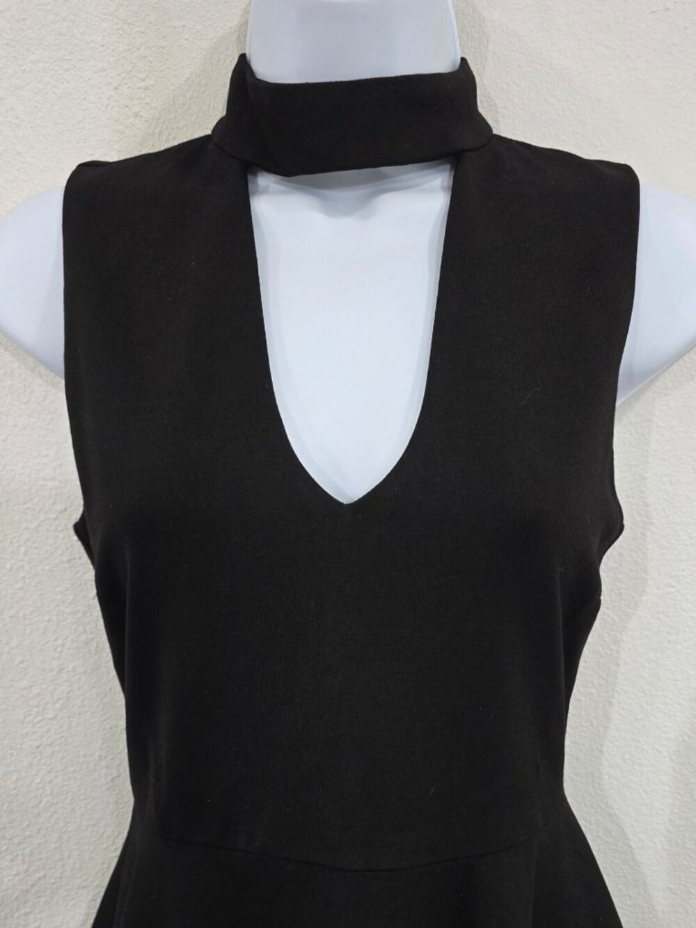 Lulus ✦ Mock Neck Skater A-Line Dress ✦ Black Sleeveless Keyhole Cutout Size S - Picture 6 of 13